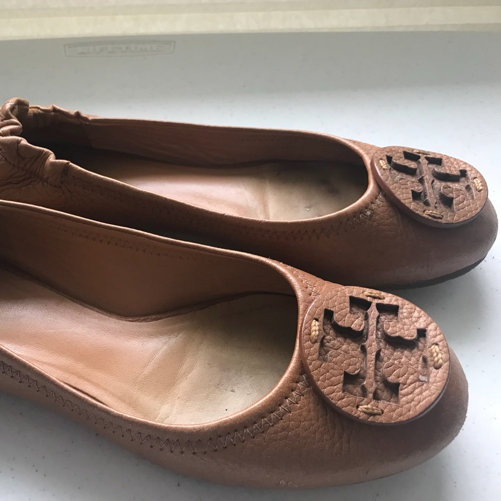 (SOLD) Tory Burch flats - size 7